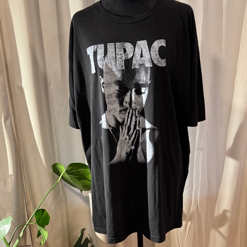 Tupac Black Short Sleeve Graphic Tee